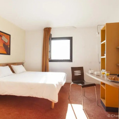Отель Canal Suites (Ex. Suite-Home) Франция, Пантин - отзывы, цены и фото номеров - забронировать отель Canal Suites (Ex. Suite-Home) онлайн комната для гостей фото 5