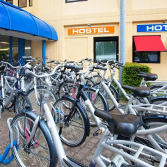 Отель a&o Amsterdam Zuidoost Нидерланды, Амстердам - 2 отзыва об отеле, цены и фото номеров - забронировать отель a&o Amsterdam Zuidoost онлайн спортивное сооружение