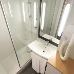 Отель ibis Paris Montmartre 18ème 3* Стандартный номер с различными типами кроватей фото 5
