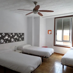 Russafa Youth Hostel Кровать в мужском общем номере с двухъярусной кроватью