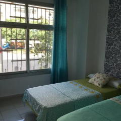 Отель Go Bcn Hostal Ideal Badal Стандартный номер с различными типами кроватей фото 2
