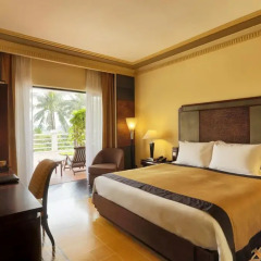 Отель Azerai La Residence, Hue 5* Улучшенный номер с различными типами кроватей фото 2