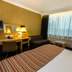 Отель Park Inn by Radisson London Heathrow 4* Улучшенный номер с различными типами кроватей фото 3