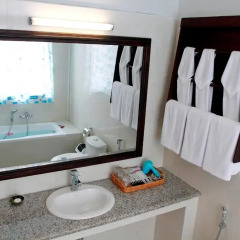 Inle Lotus Hotel 3* Люкс с различными типами кроватей фото 2