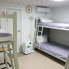Отель Guest house & YOU 2* Стандартный номер с различными типами кроватей фото 8