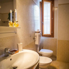 Отель B&B Vicenza Teatro Италия, Виченца - отзывы, цены и фото номеров - забронировать отель B&B Vicenza Teatro онлайн ванная