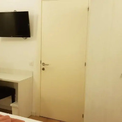 Отель Hostalin Barcelona Gran Via 3* Номер с различными типами кроватей (общая ванная комната)