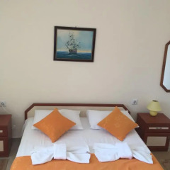 Отель Serbezovi Guest House Болгария, Поморие - отзывы, цены и фото номеров - забронировать отель Serbezovi Guest House онлайн комната для гостей фото 5