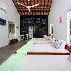 Отель Gia Bao Phat Homestay Стандартный семейный номер с двуспальной кроватью