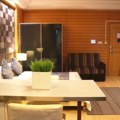 Апартаменты She & He Service Apartment - Huifeng Номер Делюкс с различными типами кроватей фото 7