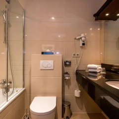 Best Western Blue Tower Hotel 4* Стандартный номер с двуспальной кроватью