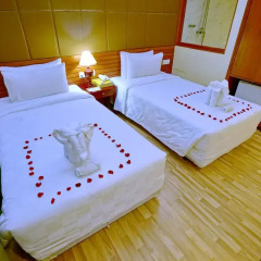 Oway Grand Hotel 3* Улучшенный номер с различными типами кроватей