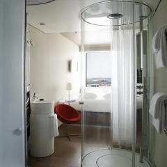 Отель citizenM Schiphol Airport 4* Стандартный номер с двуспальной кроватью фото 7