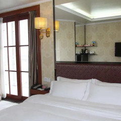 Milu Hotel 3* Улучшенный номер с различными типами кроватей фото 6