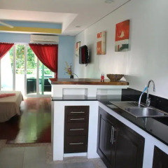 Отель Sundown Resort and Austrian Pension House 3* Студия с различными типами кроватей фото 5