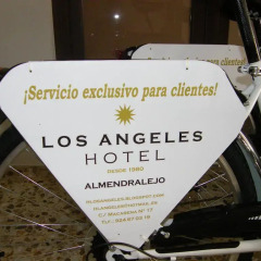 Hotel Los Angeles Альмендралехо спортивное сооружение