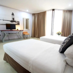 Hotel Tropicana 4* Номер Премьер с двуспальной кроватью