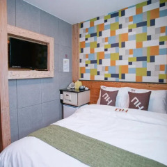 Отель D.H Sinchon Guesthouse 2* Стандартный номер с различными типами кроватей