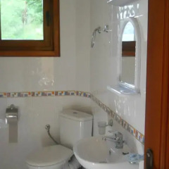Отель Guest House Shareniya Most Чепеларе ванная