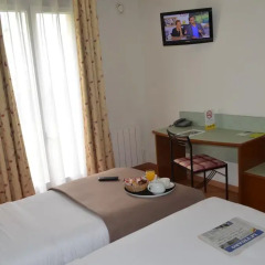 Отель Hostellerie Saint Vincent Beauvais Aéroport в номере