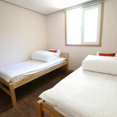 Отель Philstay Itaewon 2* Стандартный номер с 2 отдельными кроватями фото 3