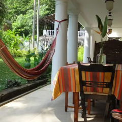 Отель French Lotus Unawatuna Guest House 3* Стандартный семейный номер фото 8