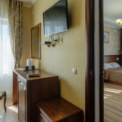 Mini-Hotel Tri Art Стандартный семейный номер с двуспальной кроватью фото 8
