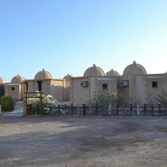 Отель Crazy Horse Camp парковка