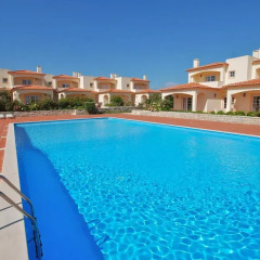 Отель Afonso IV Townhouse Praia del Rey бассейн