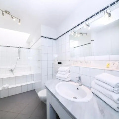 Отель ArtHotel City 3* Люкс с различными типами кроватей фото 3