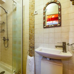 Отель Victoires Near Louvre Apartment Франция, Париж - отзывы, цены и фото номеров - забронировать отель Victoires Near Louvre Apartment онлайн ванная