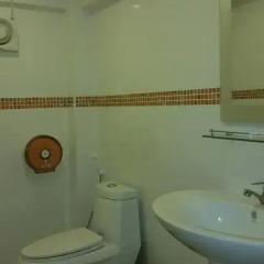 Отель Patamnak Beach Guesthouse 3* Люкс с различными типами кроватей фото 12