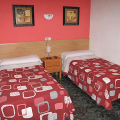 Отель Hostal Bruña Испания, Мадрид - отзывы, цены и фото номеров - забронировать отель Hostal Bruña онлайн детские мероприятия фото 2