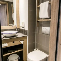 Отель Cocoon Hauptbahnhof 3* Стандартный номер с двуспальной кроватью фото 18