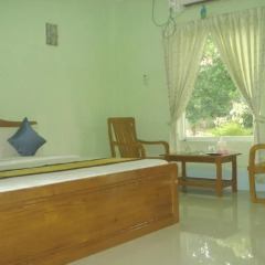 Отель Mya Kyun Nadi Motel 2* Улучшенный номер с различными типами кроватей фото 3