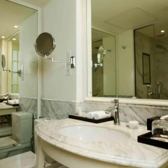 Отель The Kingsbury 5* Улучшенный номер с различными типами кроватей фото 7
