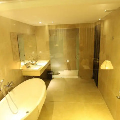 Отель Thanh Binh Riverside Hoi An 4* Стандартный номер с различными типами кроватей фото 4