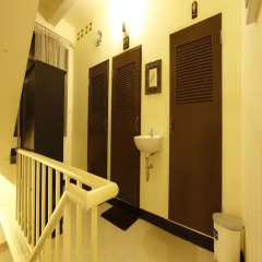 Naturbliss Bangkok Transit Hotel 3* Кровать в мужском общем номере фото 11