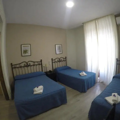 Отель Hostal El Pilar Стандартный номер с различными типами кроватей фото 2