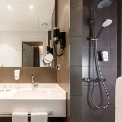 Отель Holiday Inn Dresden - Am Zwinger 4* Стандартный номер с различными типами кроватей фото 2