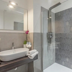 Отель St. George's Vatican Suites Номер Делюкс с различными типами кроватей фото 3