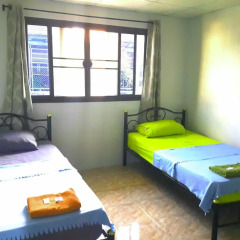 D&N Hostel Стандартный номер с 2 отдельными кроватями (общая ванная комната) фото 3