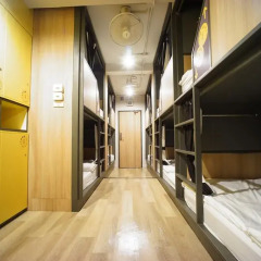 BRB Hostel Bangkok Silom Кровать в общем номере с двухъярусной кроватью фото 9
