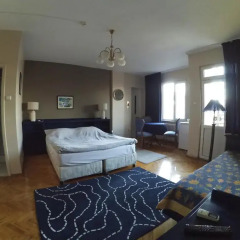 Отель Berk Guesthouse - 'Grandma's House' 3* Стандартный семейный номер с двуспальной кроватью фото 18