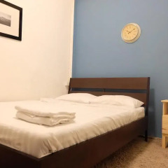 Buff Hostel Стандартный номер с двуспальной кроватью (общая ванная комната)