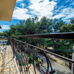 Гостиница Guest House Golden Kids Номер Делюкс с различными типами кроватей фото 3
