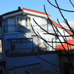 Отель Villa Legend of Tbilisi -17 Abano St Грузия, Тбилиси - отзывы, цены и фото номеров - забронировать отель Villa Legend of Tbilisi -17 Abano St онлайн парковка