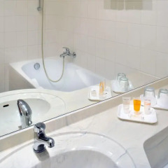 Hotel Astoria 4* Улучшенный номер с разными типами кроватей фото 3