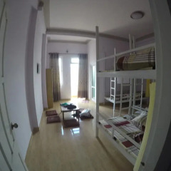 Отель SunnyDalat Homestay Кровать в общем номере