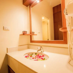Отель Kata Blue Sea Resort Таиланд, пляж Ката - отзывы, цены и фото номеров - забронировать отель Kata Blue Sea Resort онлайн ванная фото 2